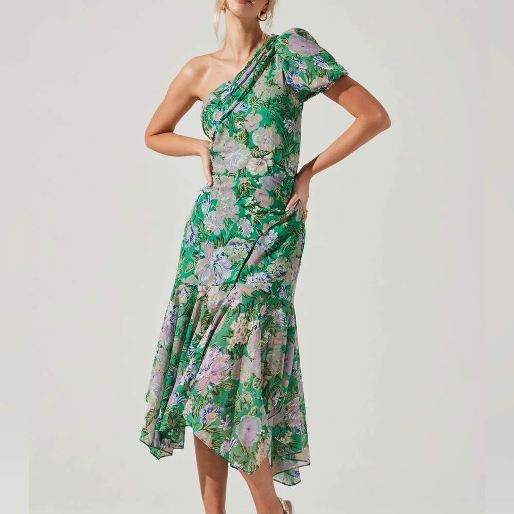 NWT ASTR the Label Santorini Floral One Shoulder Dress in  Green Lilac XS